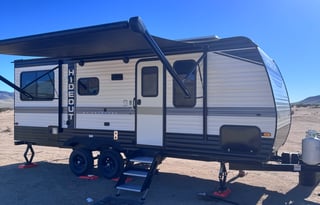 Keystone Hideout 20RDWE — Easy Tow Sleeps 5