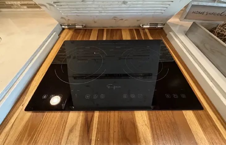 2015 Tiffin Phaeton 36 GH - 2 Burner Stove Top