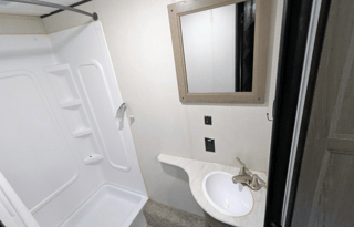 Keystone Hideout | Cozy and Modern Bunkhouse