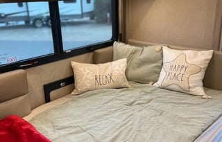 C1-*NEW*2022 LUXURY Mercedes - Sleeps 6 -Great MPG