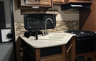 Jayco white hawk model 20MBR      23foot. 2015 yr