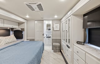 '21 Fleetwood Fortis - Sleeps 8 - Free Starlink