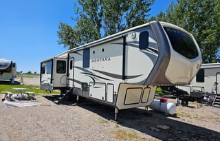 2018 Keystone Montana 3921FB Fifth Wheel