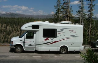 Lil' Leo...Born Free 22'_Rear Door Entry