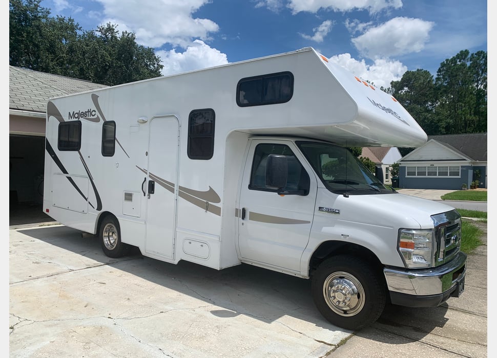 Class C Motor Home rentals in DuPont