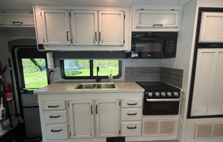 Stress free Luxury Camping/Fully Stocked