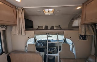 Thor Daybreak | Comfy and Well-Built Class C RV