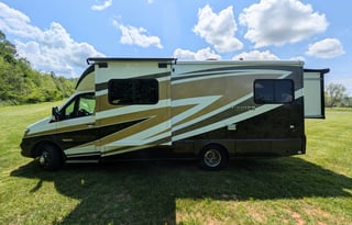 Itasca Navion | Classy Mercedes RV with 2 slides