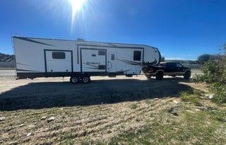 42ft Sundance 5th Wheel. Sleeps 10!