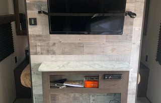 2021 Dutchmen RV Coleman Lantern LT Series 262BH