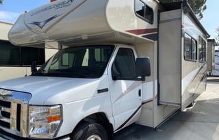 2022 Leprechaun 319MB Ford 450