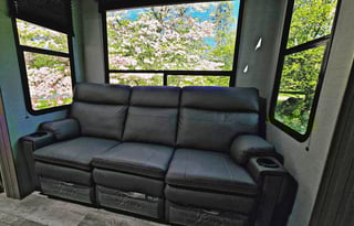 2024 GD Momentum 320G Bunkhouse/toyhauler patio!