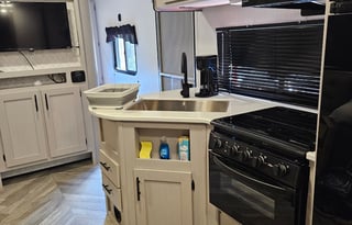 Lil slice of Paradise-Delivery Only