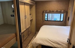 2016 Coachmen RV Freelander 32BH Ford 450