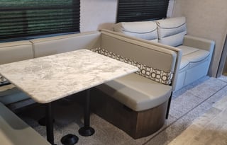 Family & Pet Friendly Travel trailer 32FT