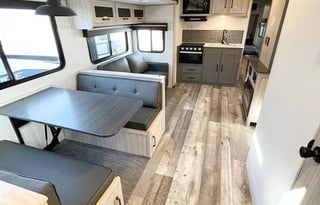 2022 Sundance 294BH 2 bedroom sleeps 10