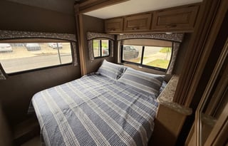 Thor Motor Coach Chateau Sprinter- low miles 18k