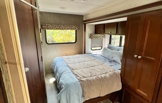 Easy To Drive, Pet Friendly, Offgrid Capable Fun!