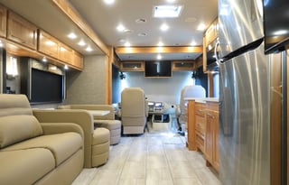 Beautiful luxury RV is Kid and Pet friendly!