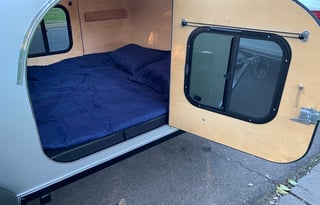 Retro Style Teardrop Camping Trailer (Santa Cruz)