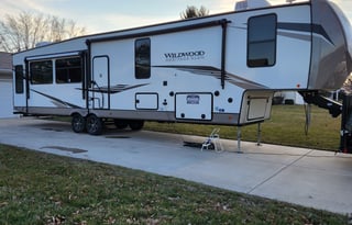 Goose neck and must have 50 amp outlet