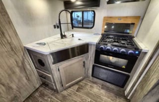 Alpha Wolf – Modern, Spacious, Adventure-Ready!