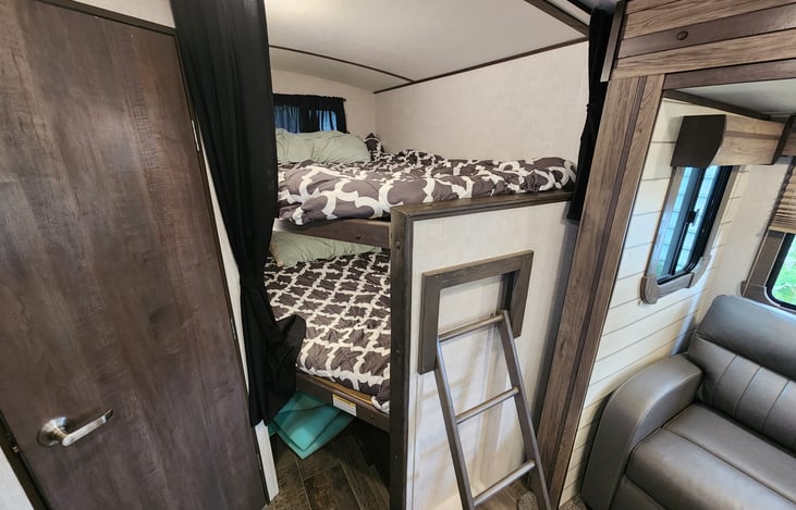 Bunks can sleep 2 toddlers maybe 3 easily, Very wide bunks.