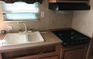 2014 Palomino Canyon Cat- Family & Pet friendly!