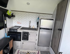 Sunset Park RV Sunray go light boulderback