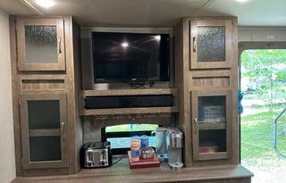 Wanderer-For Couples Who Love to Travel in Comfort