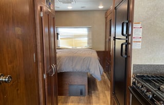 2017 Coachmen Pursuit 30 FW - NO SPECIAL DL NEEDED