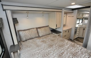 Sunseeker S5 with Theater Chairs!