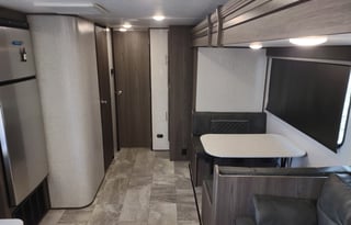 2021 Dutchmen RV Kodiak SE 28SBH