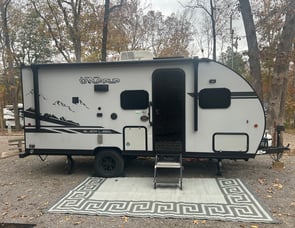 Forest River RV Cherokee Wolf Pup Black Label 16BHSBL