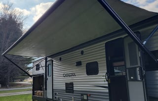 Mojo's 2017 Coachmen Catalina