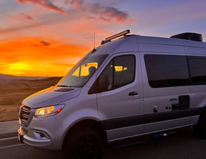 Thor Motor Coach Sanctuary 19LT