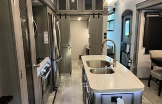 2020 Keystone Montana- HAL494