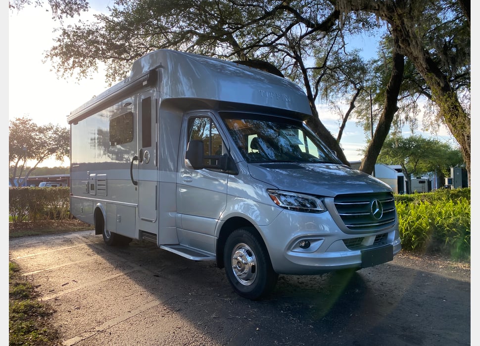 Class C Motor Home rentals in Boonville