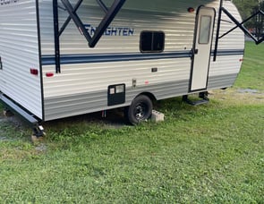 Gulf Stream RV Enlighten 18BH