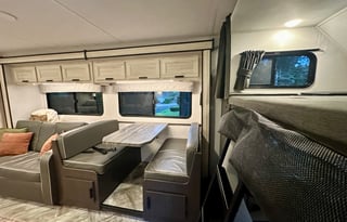 Clean&Comfortable 2023 Forest River Sunseeker LE