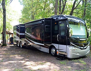 American Coach American Revolution 42W