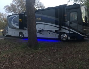 Fleetwood RV Discovery 38N