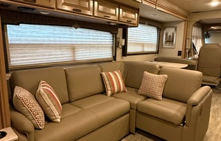 Sunshine Cruiser – All Inclusive Resort on Wheels