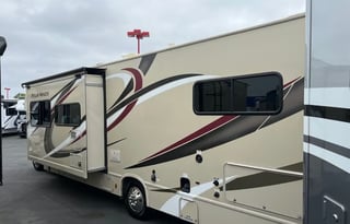 C9 Thor 10 Sleeper w Bunks! 2 Slides - WiFi Ebikes