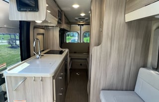 Luxury Camper Van for 6!