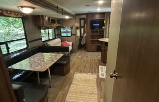 Family Friendly camper with Kids Bunkhouse