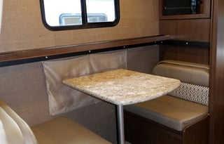 2018 Thor Freedom Elite 30FE Class C RV- Sleeps 10