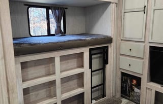 Grand Large Family Getaway/3TVs & 1 1/2 Bath