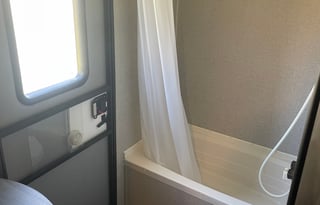 30ft family size getaway/evacuation camper