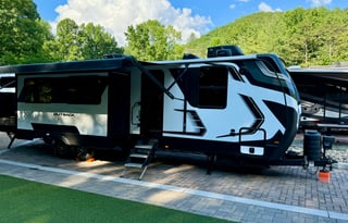 2024 Luxury Outback (Delivery/Pickup Only)